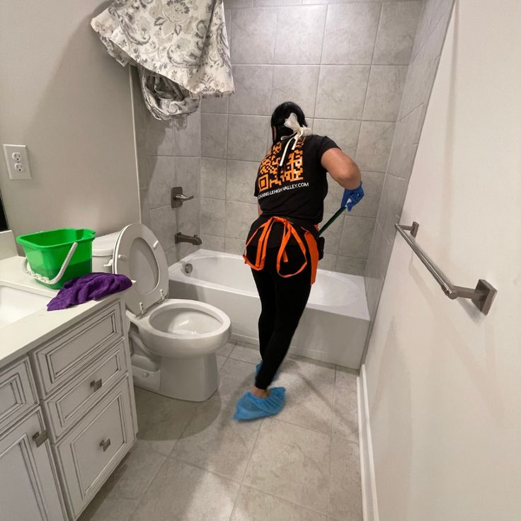 Bathroom & Kitchen Deep Cleaning